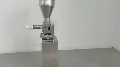 Dosificador e inyector para pastelería